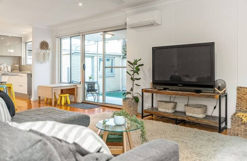West Beach House | Sun & Salt West Beach - Family Beachside Comfort
