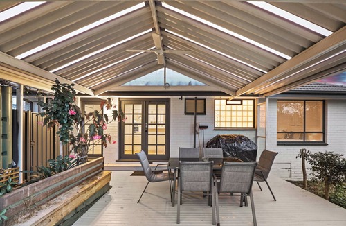 Sunbury House | Sunbury large family home close to airport macedon ranges newly renovated