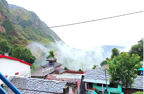 Chakrata House | Sunlight HomeStay nPeacefull nature between the hiils and mountains