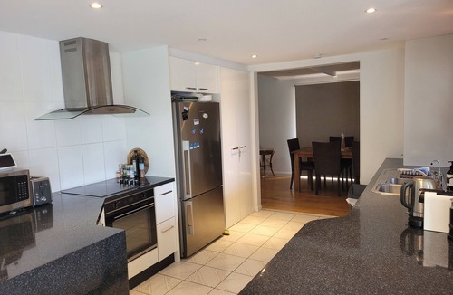 Mooloolaba House | Sunny Spacious Canal Home - pool, kayaks, beach
