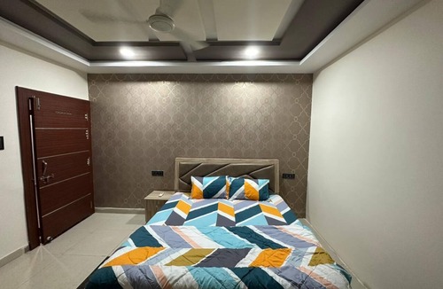 Gwalior Apartment | SUNRAYS STAYS-A Unique 3BHK Fort View apartment in the Heart of the City