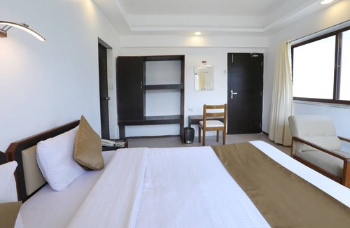 Khandala Hotel | Sunrise Hill Resort