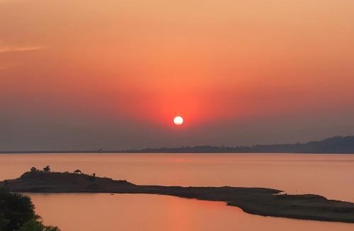 Khalapur Villa | Sunset Boulevard by StayVista - Lakeside Villa with Pet-Friendly Ambiance, Deck, Terrace, Plunge Pool & Modern Flair