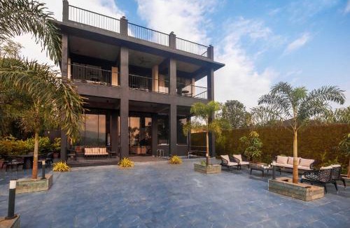 Khalapur Villa | Sunset Boulevard by StayVista - Lakeside Villa with Pet-Friendly Ambiance, Deck, Terrace, Plunge Pool & Modern Flair