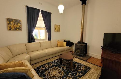 Wonoka House | Sunset Ridge Accommodation -Rockville Homestead