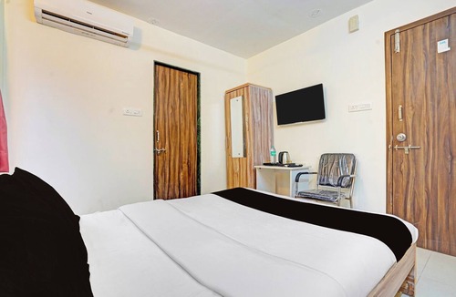 Baner Hotel | Super Collection O Baner Hillview Pune