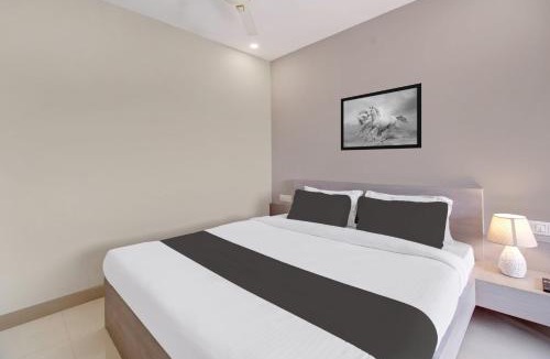 Sualkuchi Hotel | Super Collection O Guwahati ISBT