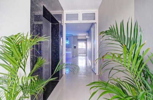 Sualkuchi Hotel | Super Collection O Guwahati ISBT