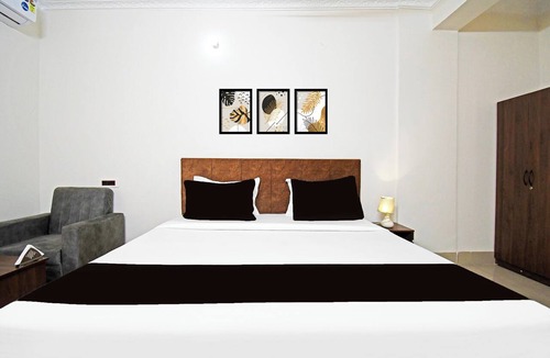 Patna Hotel | Super Collection O Raja Bazar Bailey