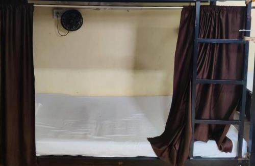 Mumbai Hostel | Super Dormitory AC DELUXE