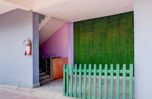 Sualkuchi House | Super Hotel O Garchuk Market