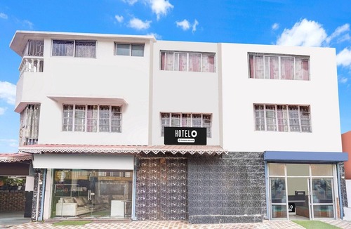 Siliguri House | Super Hotel O Pradhan Nagar Siliguri