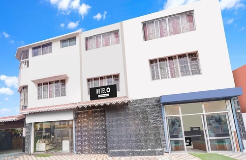 Siliguri House | Super Hotel O Pradhan Nagar Siliguri