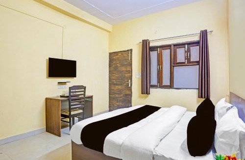 Shalimar Bagh Hotel | Super Hotel O Shalimar Bagh Max Hospital