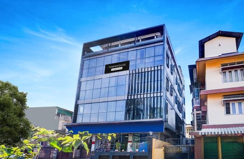 Sualkuchi House | Super Townhouse Bhangagarh Bus Terminal