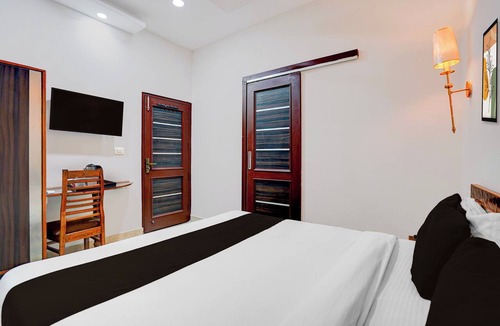 Zirakpur Hotel | Super Townhouse by Cosmo Mall Zirakpur