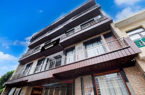 Kishangarh House | Super Townhouse Chandigarh