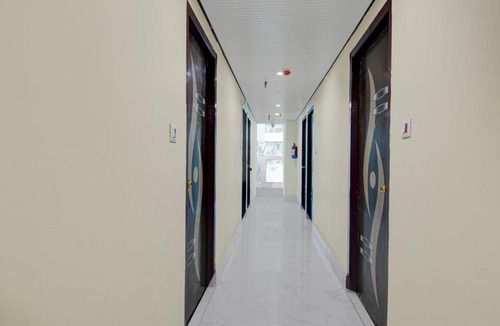 Madhyamgram Hotel | Super Townhouse Madhyamgram Chowmatha Bus Terminal Kolkata Formerly Star Guest House