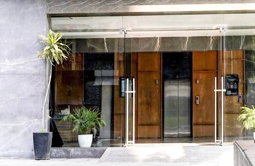 Vashi House | Super Townhouse PBG Mall Vashi