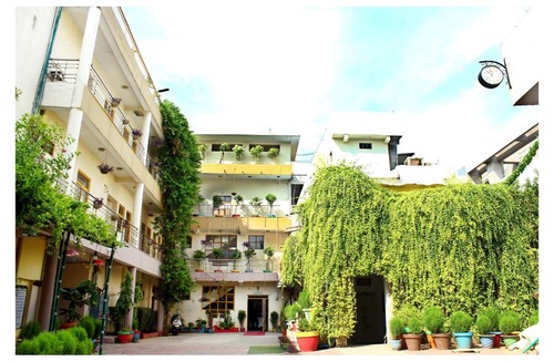 Gwalior Hotel | SVC Inn