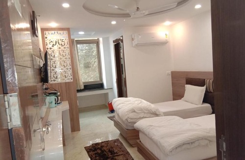 Gwalior Hotel | SVC Inn