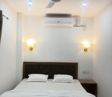 Sualkuchi House | Swagat Guest House Walking distance from New LGBI Airport Terminal -2