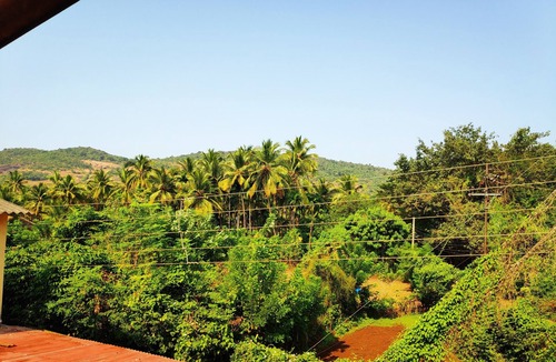 Shrivardhan Bed & Breakfast | Swapnapurti golden holiday room