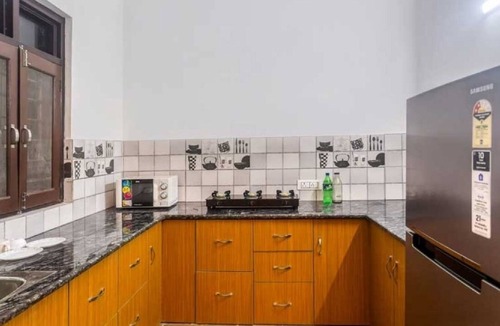 Ramnagar Apartment | Swimming Pool, Bonfire, Hot Water Jacuzzi, 360 mountain view, Balcony