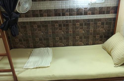 Mumbai Hostel | T2 dormitory male and female