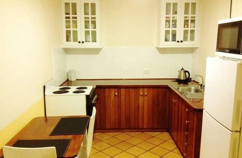 Tenterfield Cottage | Tenterfield Accommodation’s“White Rose Cottage”