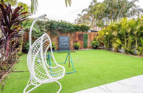 Northgate House | The Airport Stop Spacious House City & Sky Base