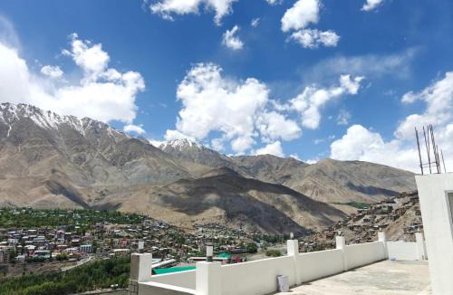 Kargil Hotel | The Apricot Palace