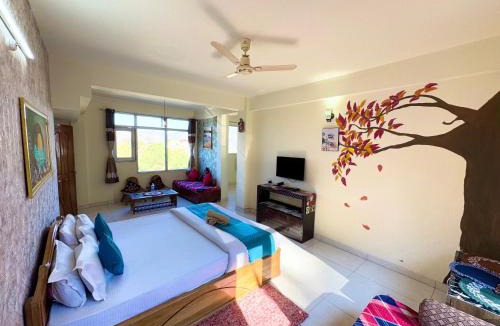 Kumarhatti Apartment | The Auriga 3BHK Fully Entair Villa in kasauli I Pvt Stay I Open Air Terrace I Kitchen Livingroom I Lawn Bonfire I Gaming Zone