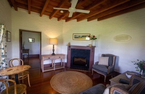 Paterson Bed & Breakfast | The Barracks Tocal