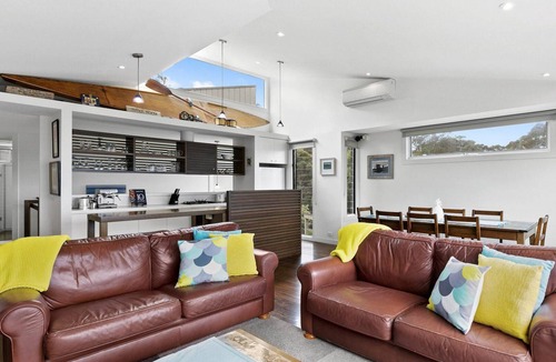 Lorne House | The Breakers Two - Stunning Views