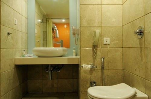 Lakdi Ka Pul Hotel | The Central Court Hotel