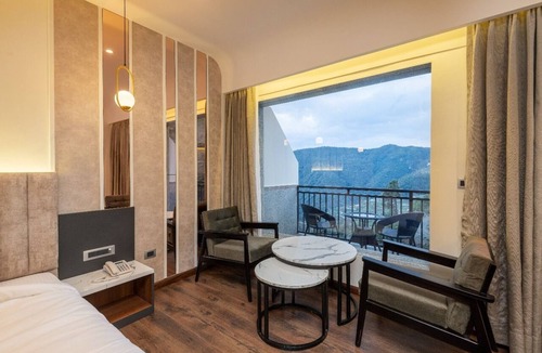 Kandaghat Hotel | The Chail Resort
