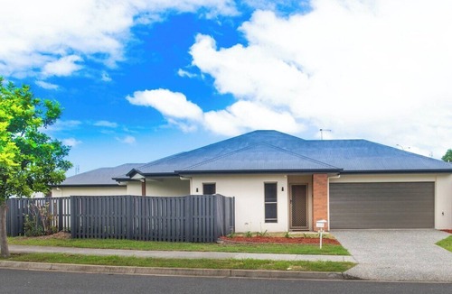 Coomera House | The Entire House: Everything Is Within Easy Reach — Plus Theme Parks!