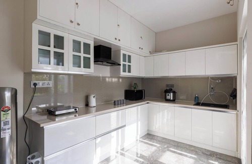 Hosur Villa | The Garden Stay by Stayjade Pool Garden 1h HSR