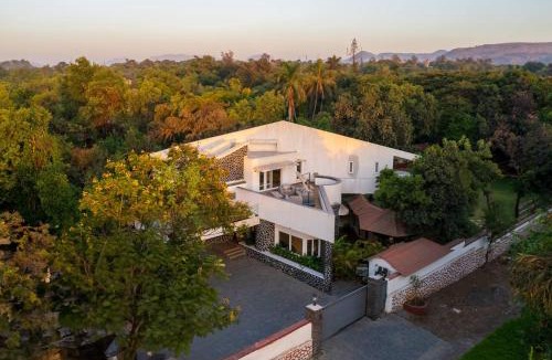 Tungarli Villa | The Grey Medley by StayVista with Mediterranean interiors, Swimming pool, Jacuzzi, Projector & A lush lawn with Gazebo