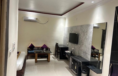 Dumka Hotel | The Heritage