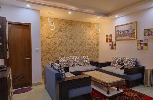 The Mall Road Apartment | The Hidden Hills Stay,2BHK Near Mall Road