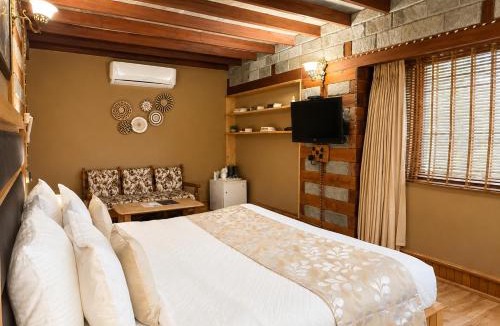 Mohal Hotel | The Kaathkuni House - Shobla Cottages