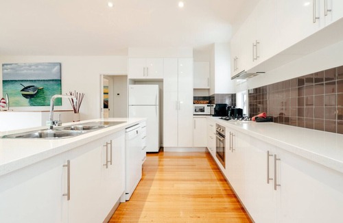 Ocean Grove House | The Lake House - Views over lake - walking track