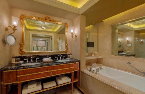 New Delhi Hotel | The Leela Palace New Delhi