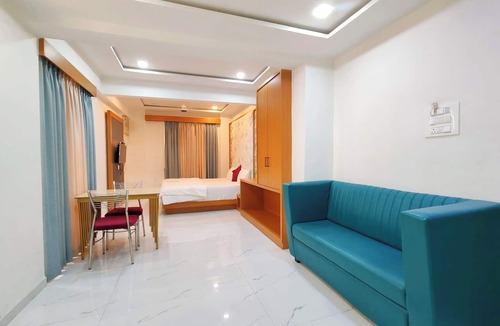 Badlapur Hotel | The Lions Hotel