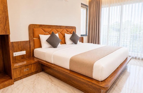 Panhala Hotel | The Metro Hotel