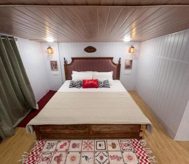 Pali Hill Apartment | The Mosaic House Bandras 120 Year Old Gem