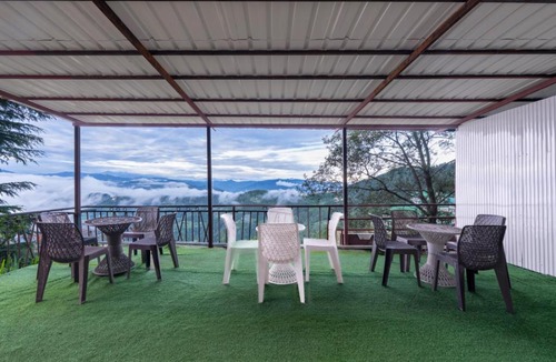 Kufri Apartment | The Nature Retreat Kufri l Family Events I Multi Cuisine Restaurant l Sky Bonfire l Lift l Power Backup l Free Parking l Kufri By Exotic Stays
