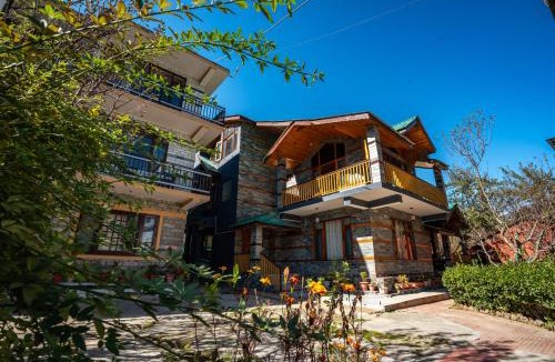 Simsa Village Bed & Breakfast | The Northwood Cottages, Boutique Mountain Retreat, Manali , Himalayan Views